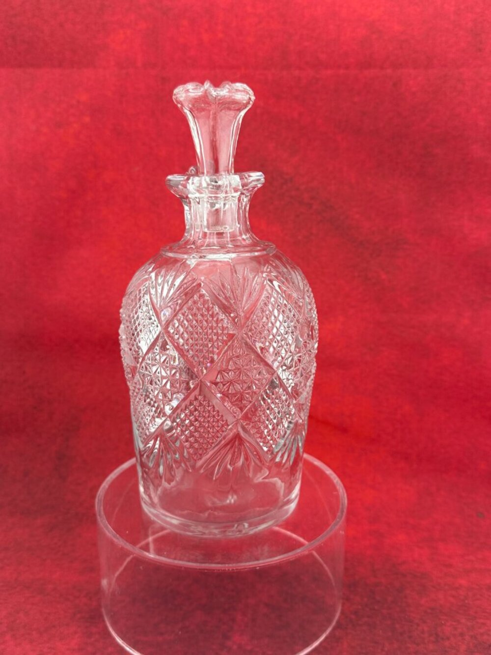 EARLY AMERICAN PATTERN GLASS STYLE PRESSED GLASS JUG/DECANTER with GLASS STOPER - Picture 5 of 9
